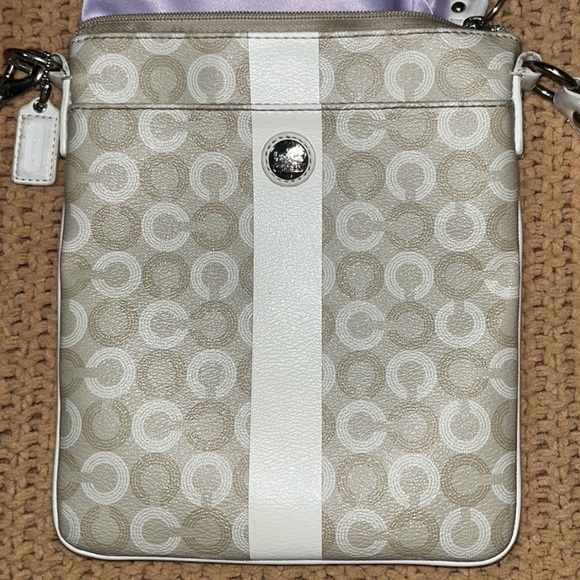 - Coach Crossbody Bag EUC - Picture 2 of 11